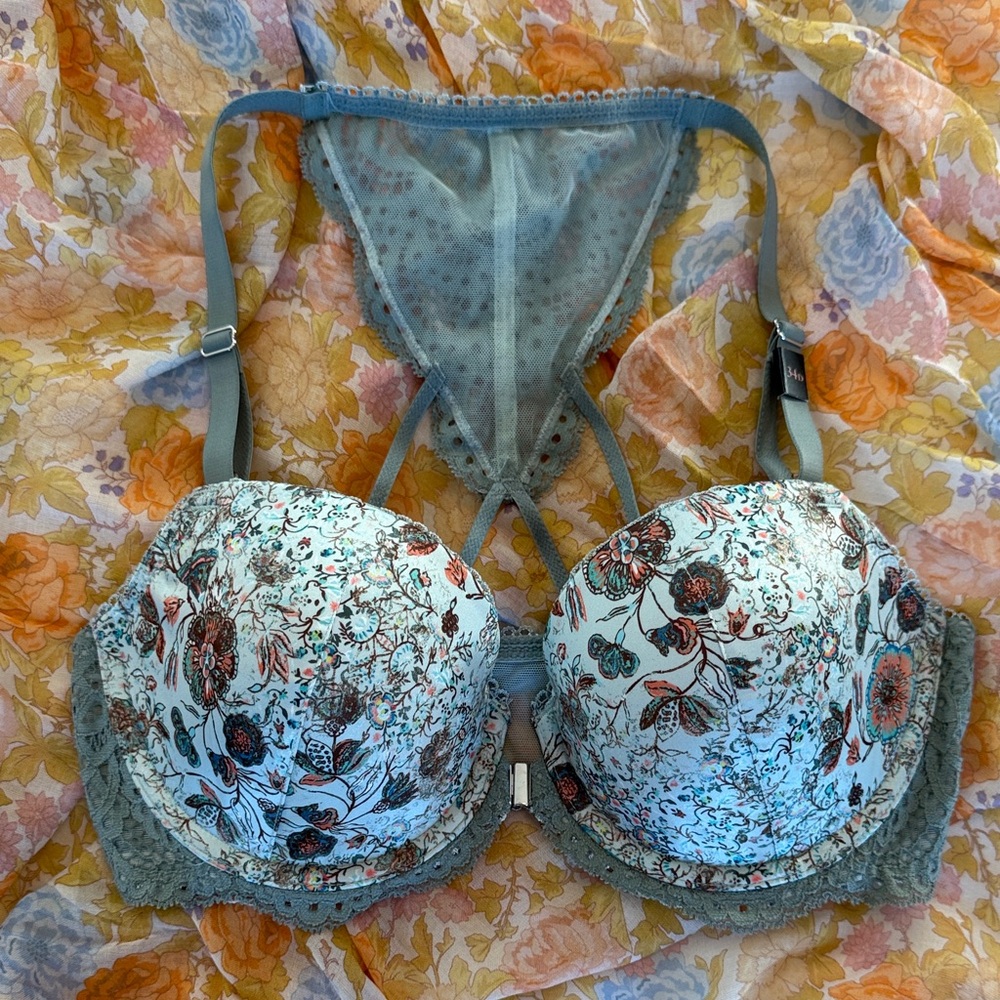 Victoria's Secret Floral Lace Bra